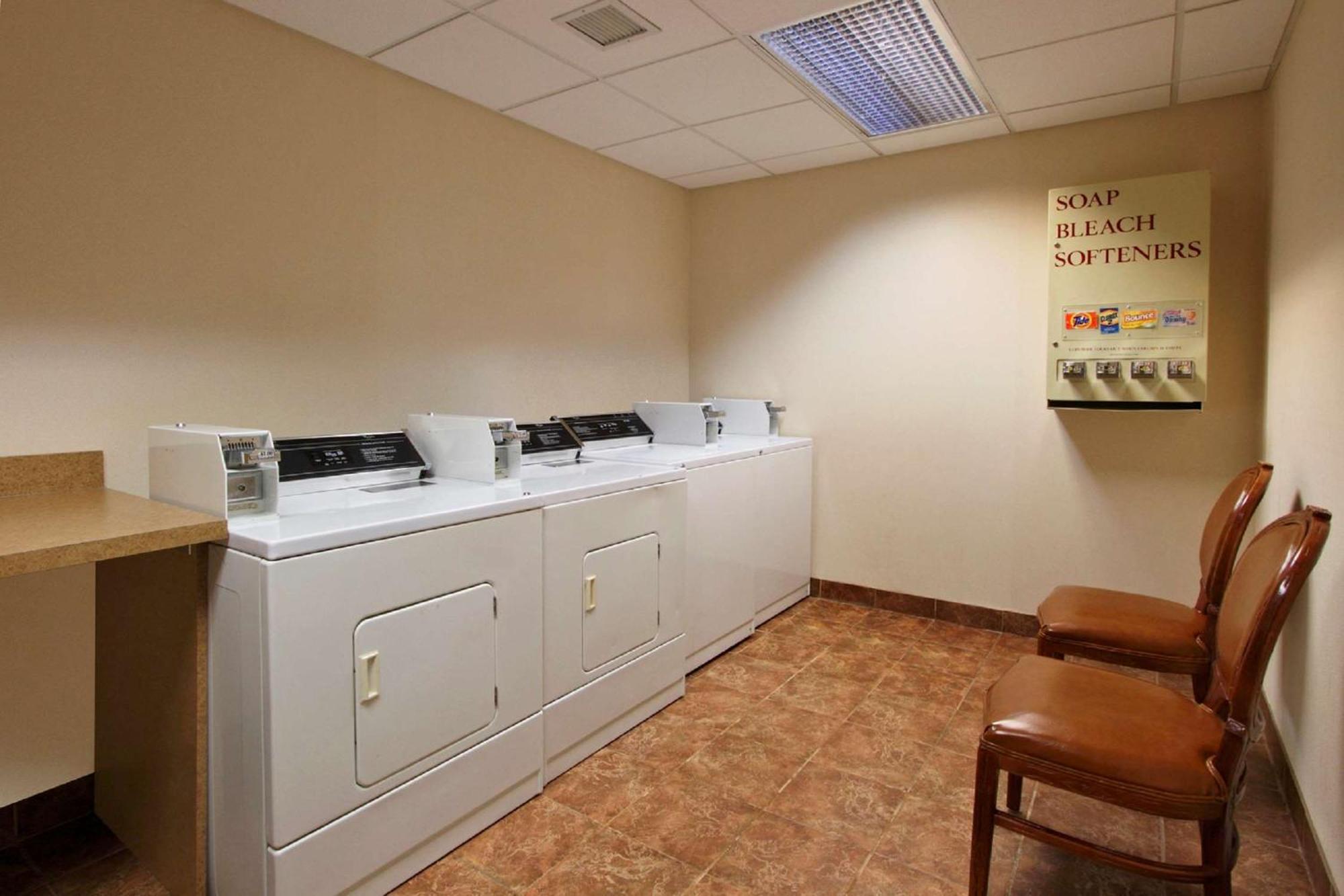 Hampton Inn & Suites Newtown Yardley Kültér fotó